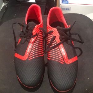 Size 9 Phantom Cleets